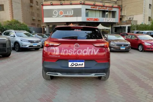 اوبل جراند لاند 2021 أحمر غامق أوتوماتيك مستعملة للبيع في المعادى - 7