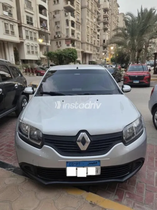 Renault Logan 2016 Silver Manual Used for Sale in Cairo - 1