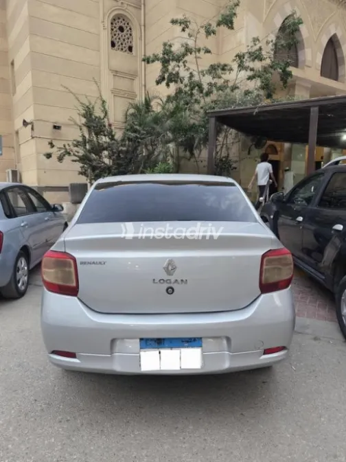 Renault Logan 2016 Silver Manual Used for Sale in Cairo - 2