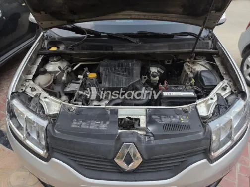 Renault Logan 2016 Silver Manual Used for Sale in Cairo - 4