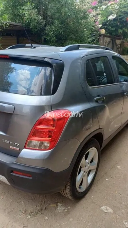 Chevrolet Trax 2015 Gray Automatic Used for Sale in Cairo - 9
