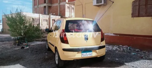 Hyundai I10 2008 Yellow Manual Used for Sale in Safaga - 3