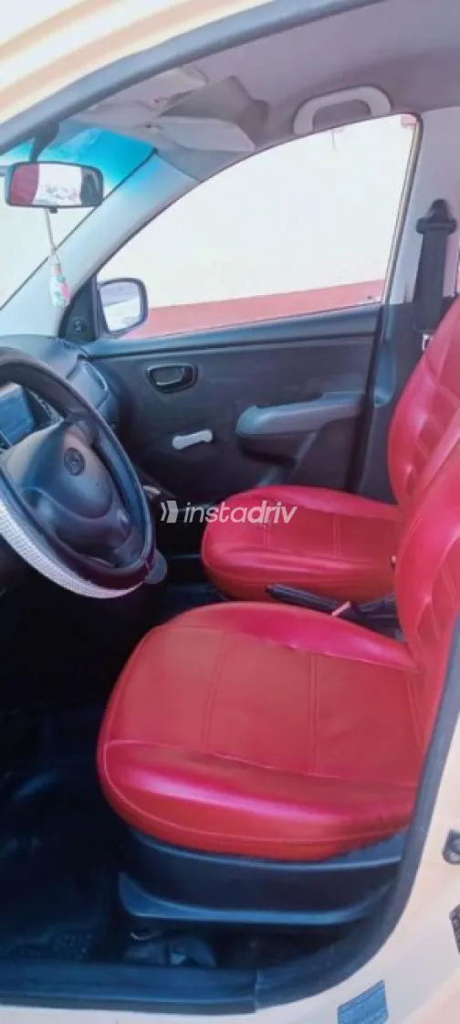 Hyundai I10 2008 Yellow Manual Used for Sale in Safaga - 5