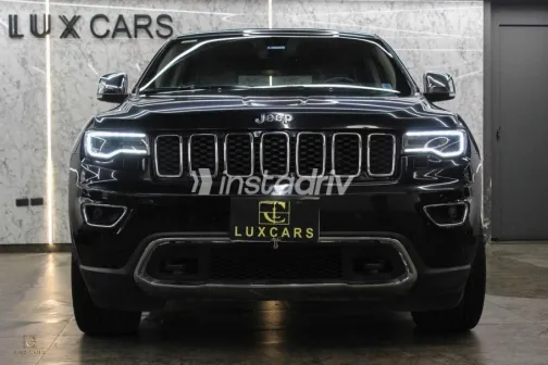 Jeep Grand Cherokee 2020 Black Automatic Used for Sale in Cairo - 3