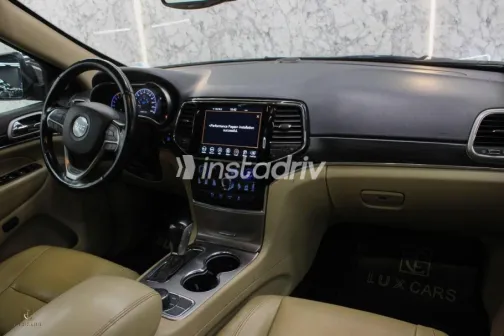 Jeep Grand Cherokee 2020 Black Automatic Used for Sale in Cairo - 9