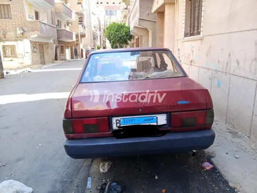 فيات شاهين 2004 أحمر غامق يدوي مستعملة للبيع في الجيزة - 10