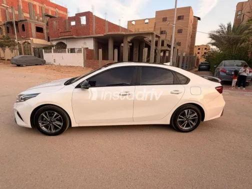 Kia Cerato 2022 White Automatic Used for Sale in 10th of Ramadan - 2