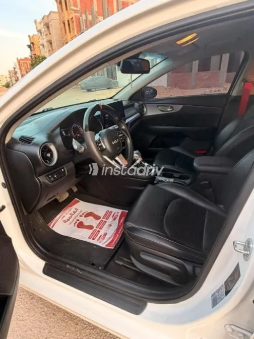 Kia Cerato 2022 White Automatic Used for Sale in 10th of Ramadan - 4
