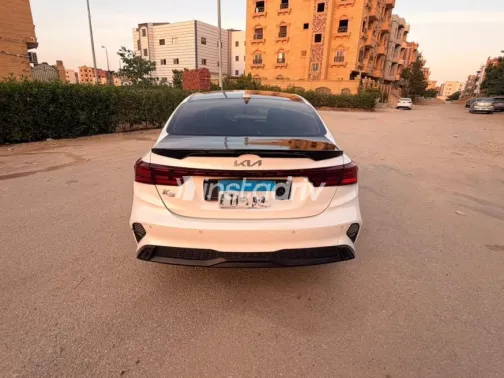 Kia Cerato 2022 White Automatic Used for Sale in 10th of Ramadan - 6