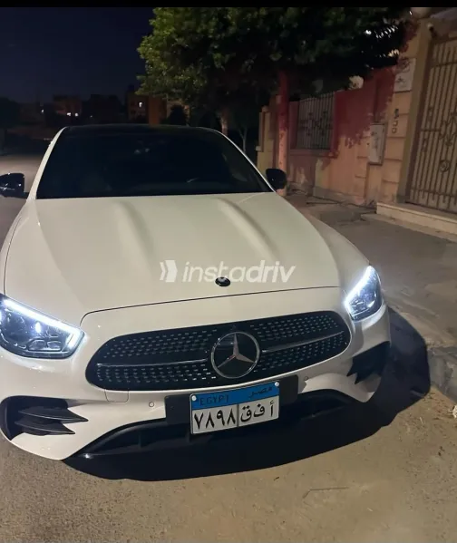 مرسيدس E 300 2021 أبيض أوتوماتيك مستعملة للبيع في القاهرة الكبرى ( القاهرة - الجيزة) - 4