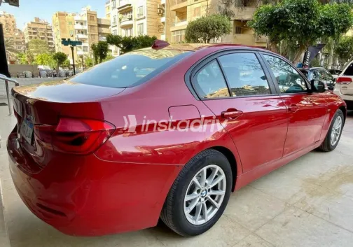 بي ام دبليو 318 2016 أحمر أوتوماتيك مستعملة للبيع في مصر الجديدة - 5