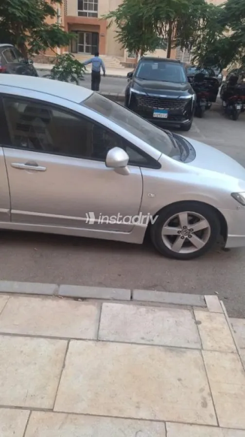 Honda Civic 2009 Silver Automatic Used for Sale in Madinaty - 2