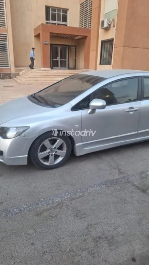 Honda Civic 2009 Silver Automatic Used for Sale in Madinaty - 3