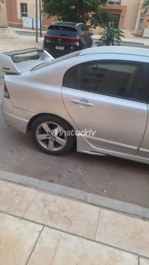 Honda Civic 2009 Silver Automatic Used for Sale in Madinaty - 4