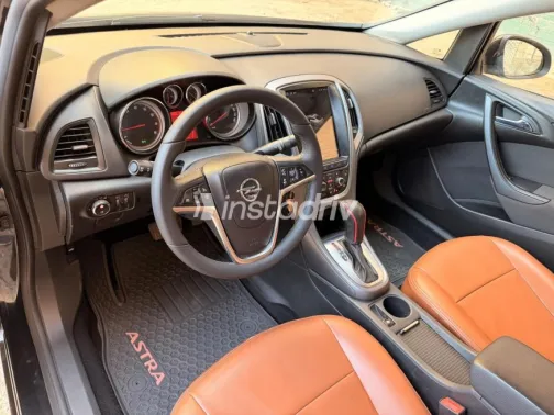 Opel Astra 2020 Black Automatic Used for Sale in Cairo - 8