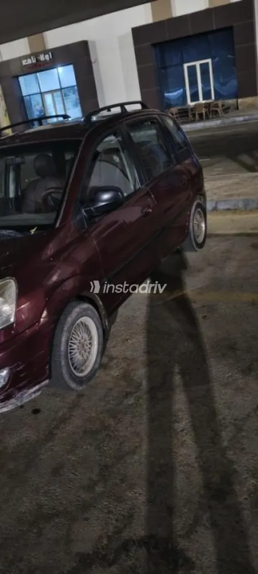 Hyundai Matrix 2010 Red Manual Used for Sale in Maadi - 3