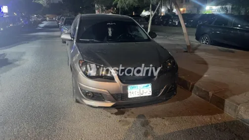 Hyundai Elantra HD 2021 Mocha Automatic Used for Sale in Cairo - 4