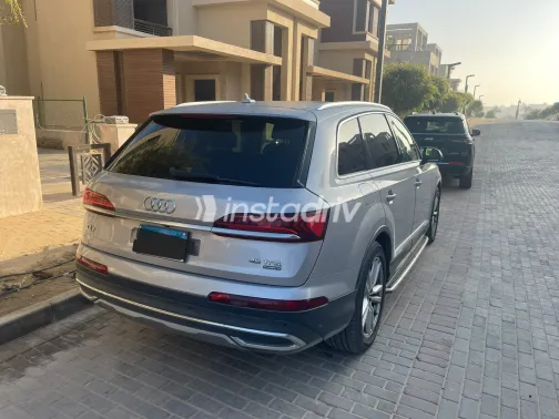 Audi Q7 2022 Silver Automatic Used for Sale in Greater Cairo ( Cairo + Giza) - 6