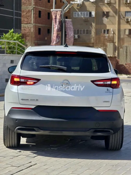 اوبل جراند لاند 2019 أبيض أوتوماتيك مستعملة للبيع في القاهرة الكبرى ( القاهرة - الجيزة) - 7