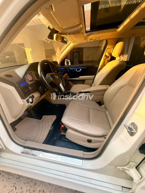 Mercedes GLK 350 2012 White Automatic Used for Sale in Greater Cairo ( Cairo + Giza) - 2