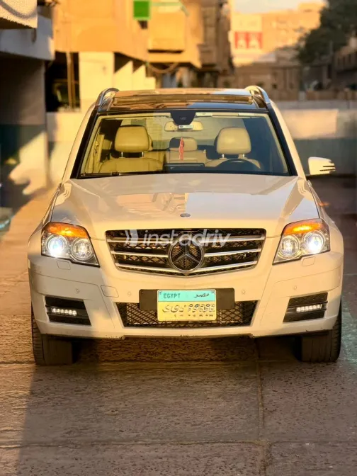 Mercedes GLK 350 2012 White Automatic Used for Sale in Greater Cairo ( Cairo + Giza) - 5