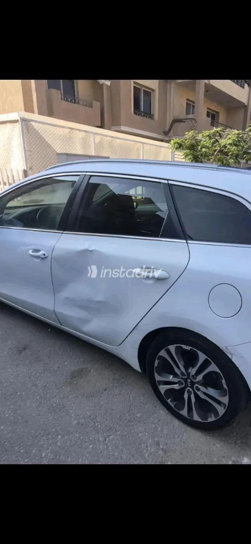 Kia Ceed 2016 White Automatic Used for Sale in Greater Cairo ( Cairo + Giza) - 3