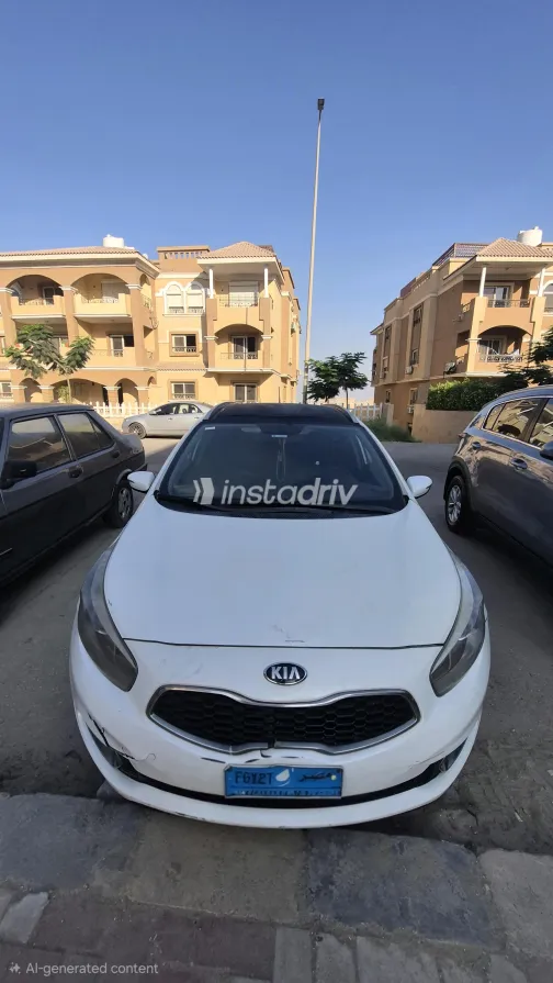Kia Ceed 2016 White Automatic Used for Sale in Greater Cairo ( Cairo + Giza) - 6
