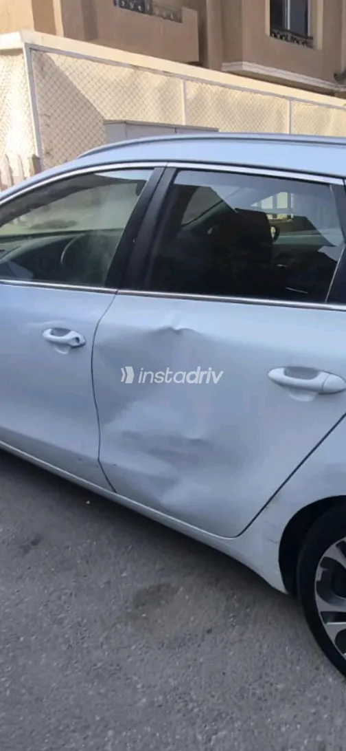 Kia Ceed 2016 White Automatic Used for Sale in Greater Cairo ( Cairo + Giza) - 9