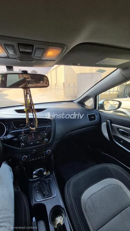 Kia Ceed 2016 White Automatic Used for Sale in Greater Cairo ( Cairo + Giza) - 10