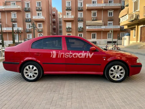 Skoda Octavia 2004 Red Manual Used for Sale in Greater Cairo ( Cairo + Giza) - 3