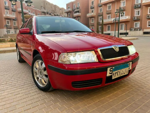 Skoda Octavia 2004 Red Manual Used for Sale in Greater Cairo ( Cairo + Giza) - 5