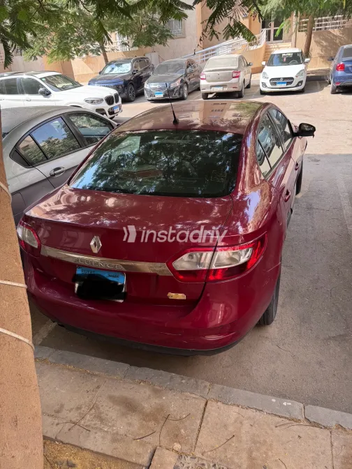 Renault Fluence 2016 White Automatic Used for Sale in Greater Cairo ( Cairo + Giza) - 3