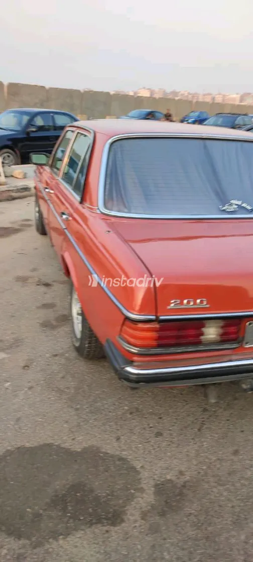 Mercedes E 200 1970 Orange Manual Used for Sale in Greater Cairo ( Cairo + Giza) - 4