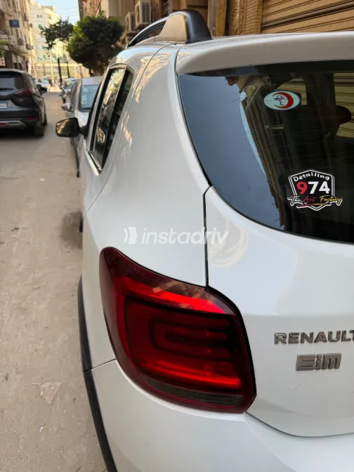 Renault Sandero Step Way 2021 White Automatic Used for Sale in Greater Cairo ( Cairo + Giza) - 1