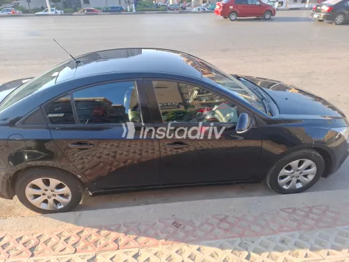 Chevrolet Cruze 2017 Black Automatic Used for Sale in Greater Cairo ( Cairo + Giza) - 3