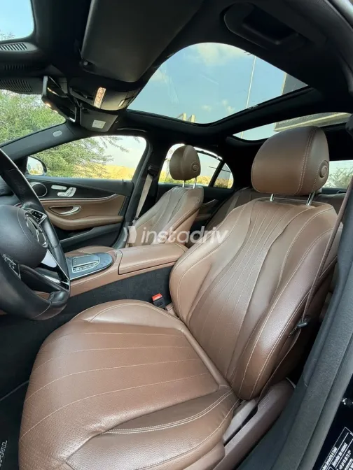 Mercedes E 200 2022 Black Automatic Used for Sale in Greater Cairo ( Cairo + Giza) - 5