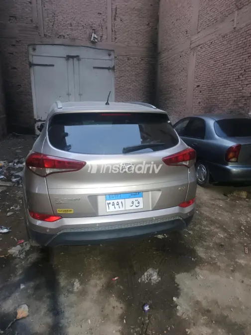 Hyundai Tucson 2019 Gray Automatic Used for Sale in Greater Cairo ( Cairo + Giza) - 4