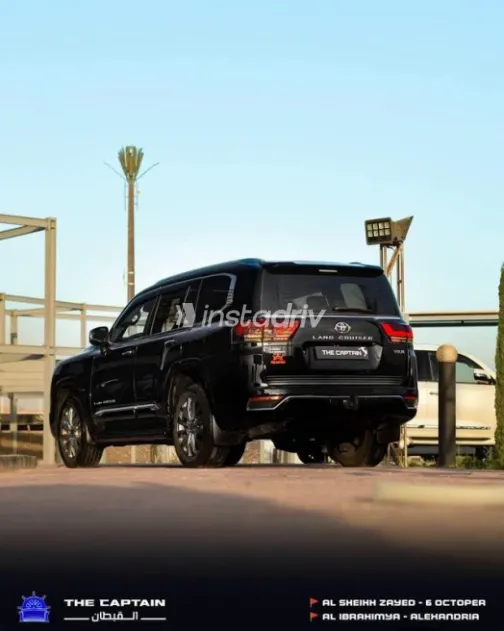 Toyota Land Cruiser 2024 Black Automatic Used for Sale in Sheikh Zayed City - 3