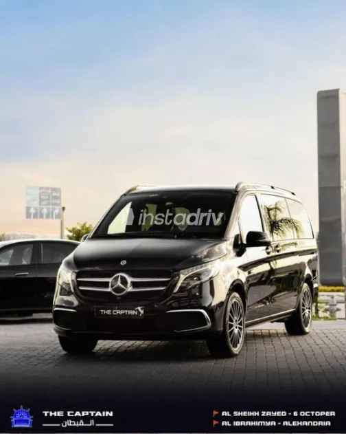 Mercedes V 250 2021 Black Automatic Used for Sale in Sheikh Zayed City - 1