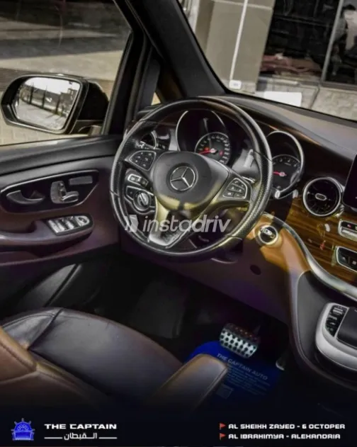 Mercedes V 250 2021 Black Automatic Used for Sale in Sheikh Zayed City - 4