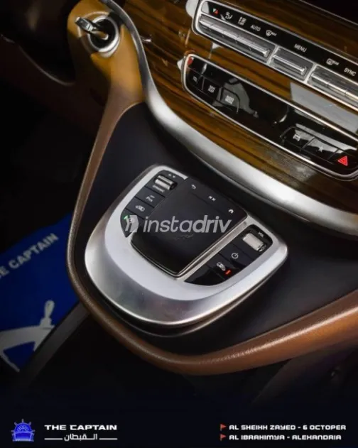Mercedes V 250 2021 Black Automatic Used for Sale in Sheikh Zayed City - 5