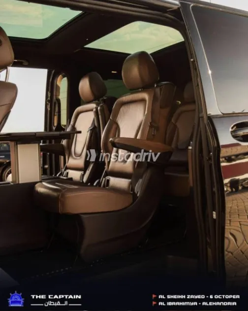 Mercedes V 250 2021 Black Automatic Used for Sale in Sheikh Zayed City - 10