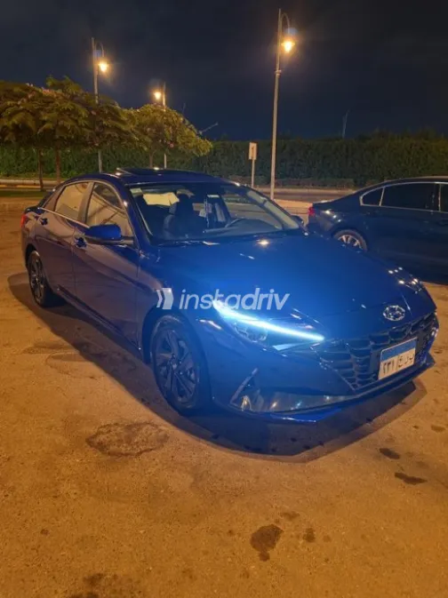 Hyundai Elantra 2021 Dark Blue Automatic Used for Sale in Madinaty - 3
