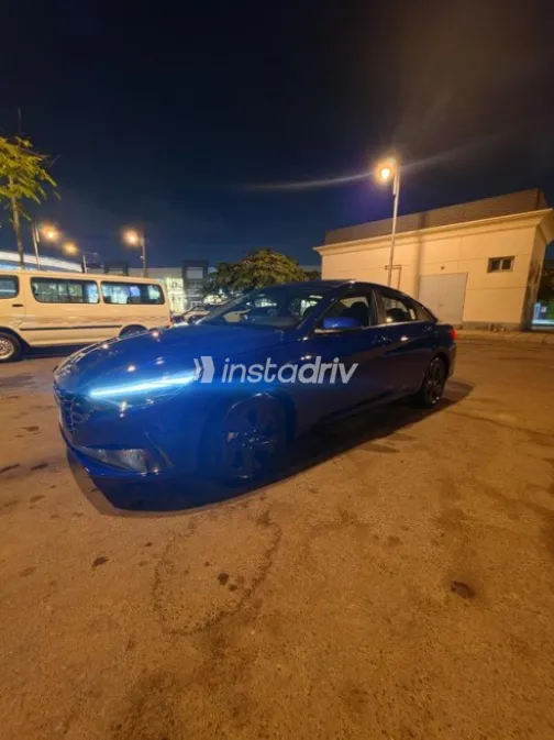 Hyundai Elantra 2021 Dark Blue Automatic Used for Sale in Madinaty - 4