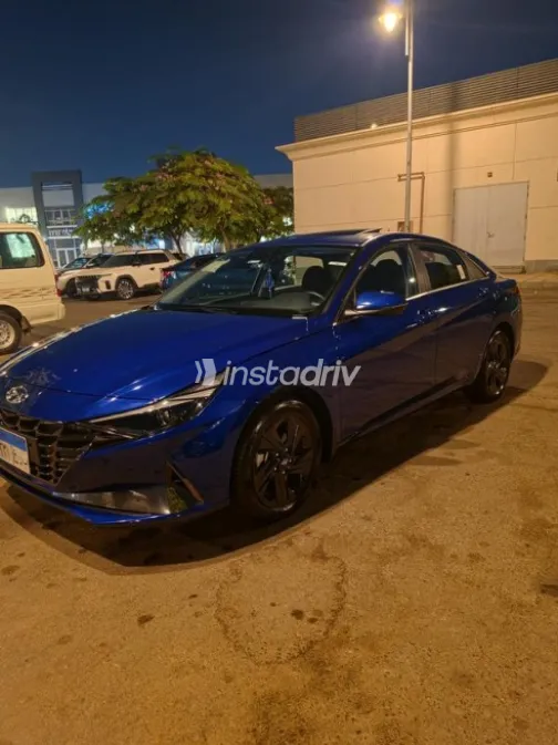 Hyundai Elantra 2021 Dark Blue Automatic Used for Sale in Madinaty - 5