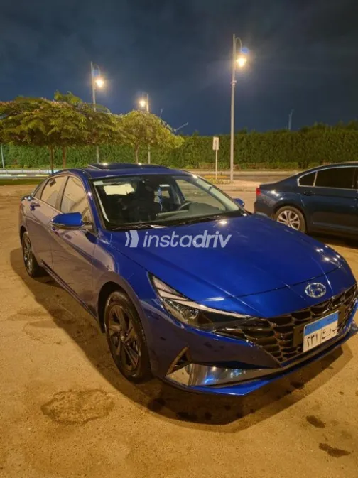 Hyundai Elantra 2021 Dark Blue Automatic Used for Sale in Madinaty - 6