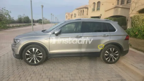 Volkswagen Tiguan 2018 Bronze Automatic Used for Sale in Greater Cairo ( Cairo + Giza) - 3