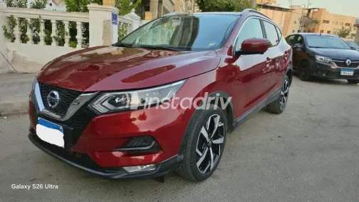 نيسان قشقاي 2019 أحمر غامق أوتوماتيك مستعملة للبيع في القاهرة - 4