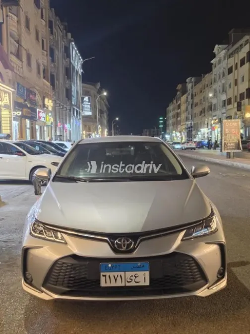Toyota Corolla 2023 Silver Automatic Used for Sale in Damietta - 1