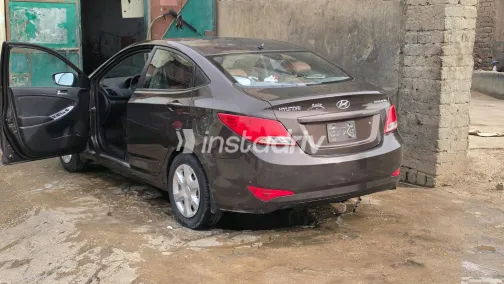 Hyundai Solaris 2016 Brown Automatic Used for Sale in Greater Cairo ( Cairo + Giza) - 7